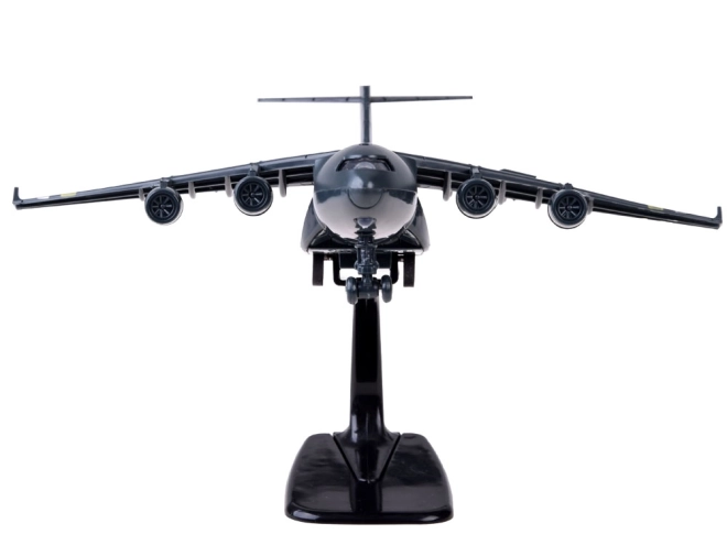Militært transportfly med effekter