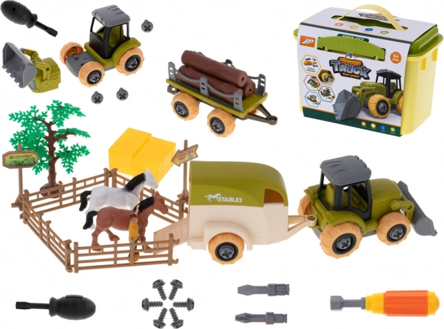 Landbrugsfarm med traktor og samlesæt-værktøj