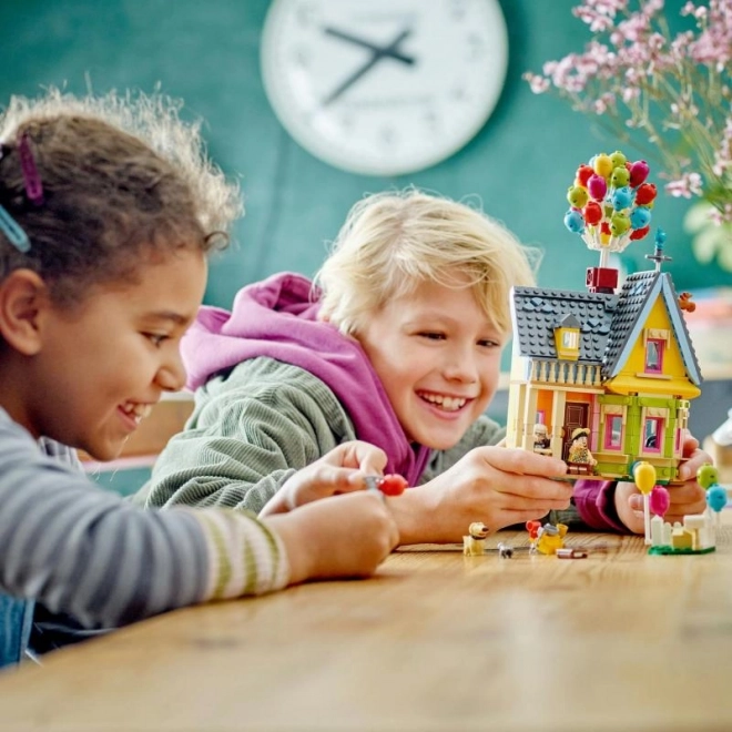 LEGO Disney 43217 Huset fra Filmen Op