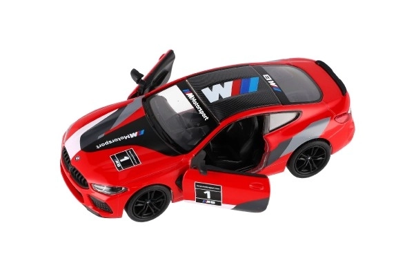 Auto Kinsmart BMW M8 Competition Coupé 1:38 metal/plast 12,5cm 4 farver med træk til tilbagegående 12 stk i kassen