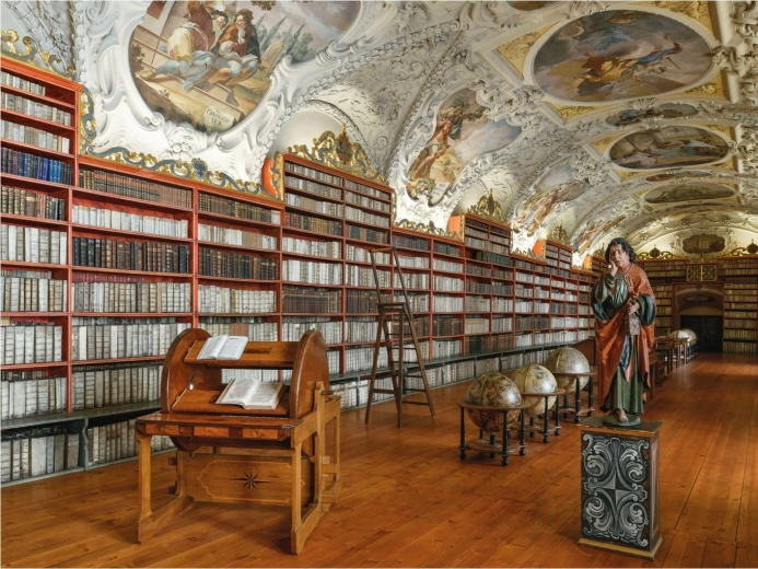 Storslået motiv af et historisk bibliotek