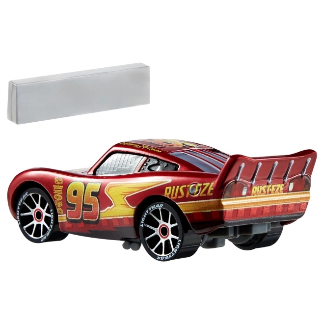 Biler Nascar, Lynet McQueen