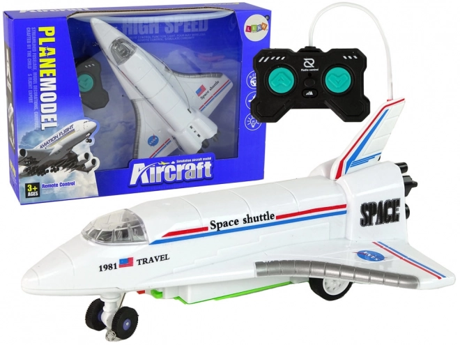 Hvid fjernbetjent jetfly