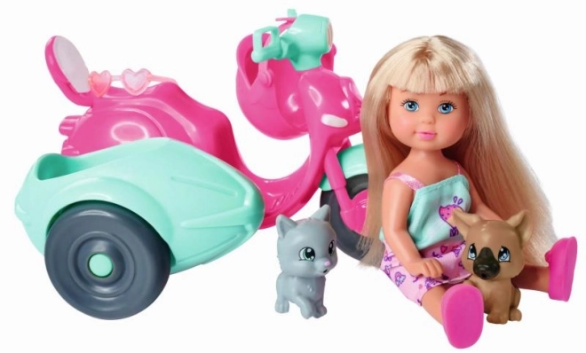 Dukke Evi på scooter med sidevogn