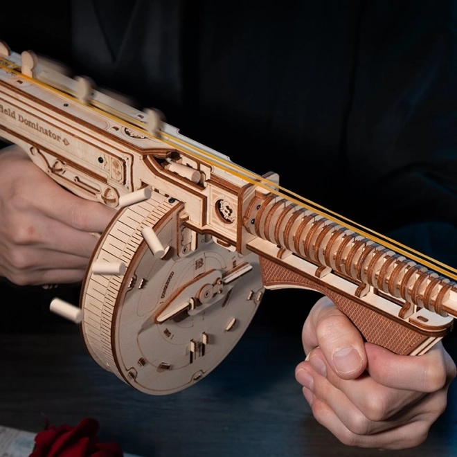 RoboTime 3D Træ Mekanisk Puslespil Tommygun