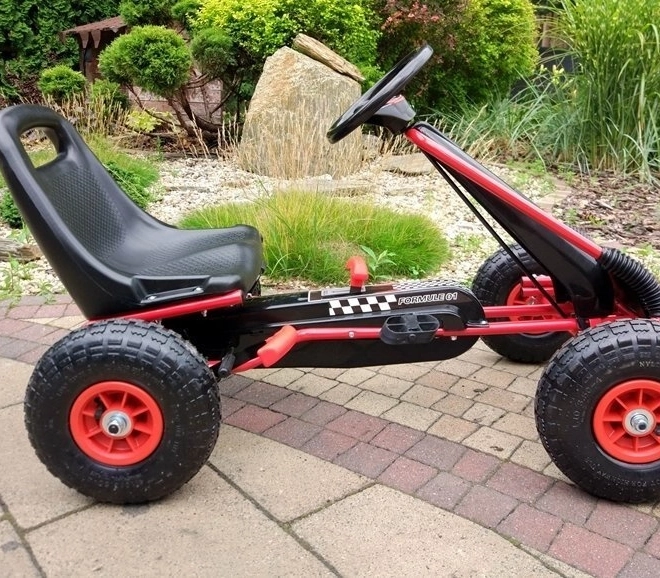 Pedaldrevet gokart med luftdæk + Oppustelige dæk + Justerbart sæde – Rød