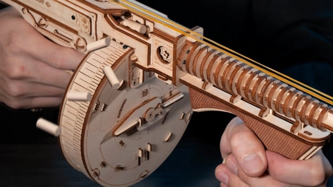 RoboTime 3D Træ Mekanisk Puslespil Tommygun