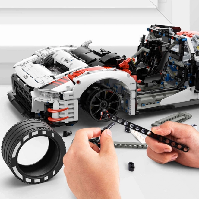 Byggesæt RC Bil Audi R8 1:8 fra Rastar med 3322 dele