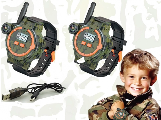 Militærur med walkie-talkie og kompas