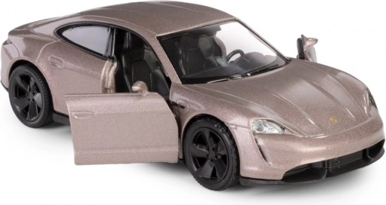 Åbningsbare døre og detaljeret interiør