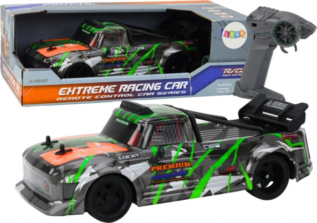 RC-bil 1:16 med silikonedæk til drift, grå‑grøn