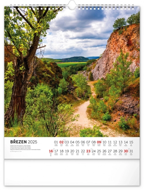 NOTIQUE Vægkalender Rejser gennem det tjekkiske landskab 2025, 30 x 34 cm