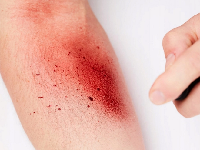Halloween-spray med kunstigt blod