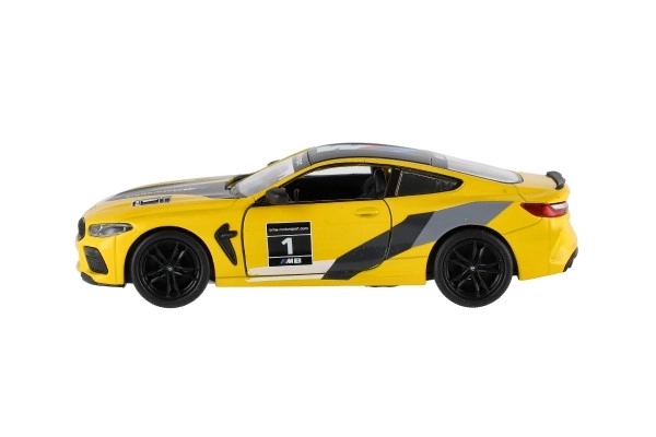 Auto Kinsmart BMW M8 Competition Coupé 1:38 metal/plast 12,5cm 4 farver med træk til tilbagegående 12 stk i kassen