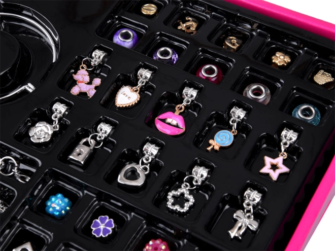 Varierede komponenter og charms