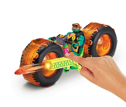Spiloplevelse med actionfigur