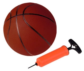 Basketballtavle med bold og pumpe