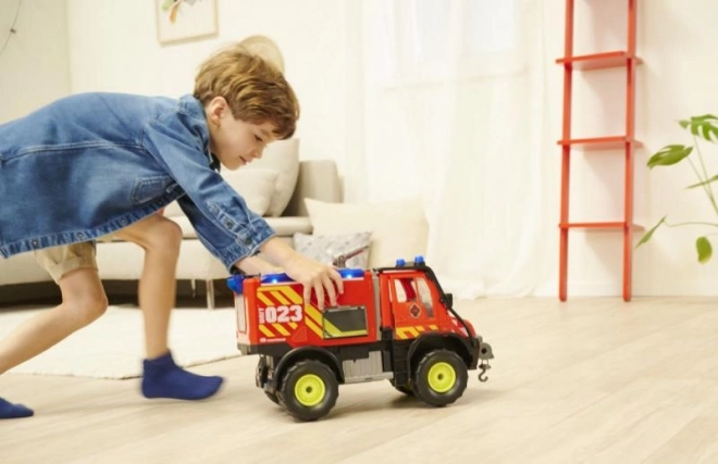 Brandbil Mercedes-Benz Unimog U530 med effekter