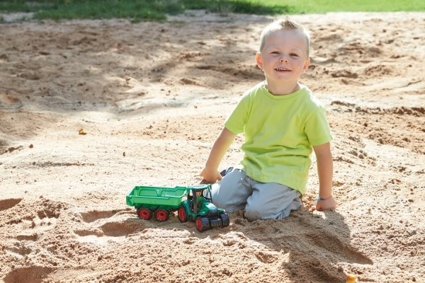 Auto Truckies traktor med anhænger plast 32cm med figur i kasse 24m+