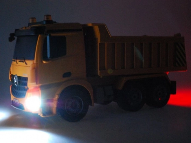 Fjernstyret Mercedes-Benz Arocs Dumper