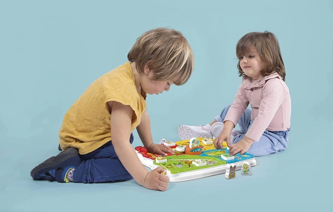 CLEMENTONI BABY Interaktiv gård med dyr, melodier og lyde