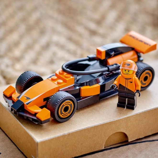 LEGO® City 60442 Formel 1 Kører med McLaren Racerbil