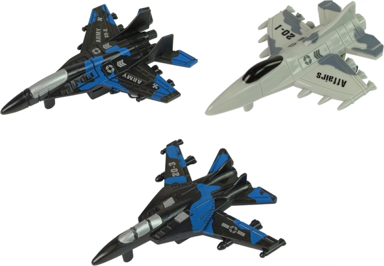 Tre jagerfly med militært design