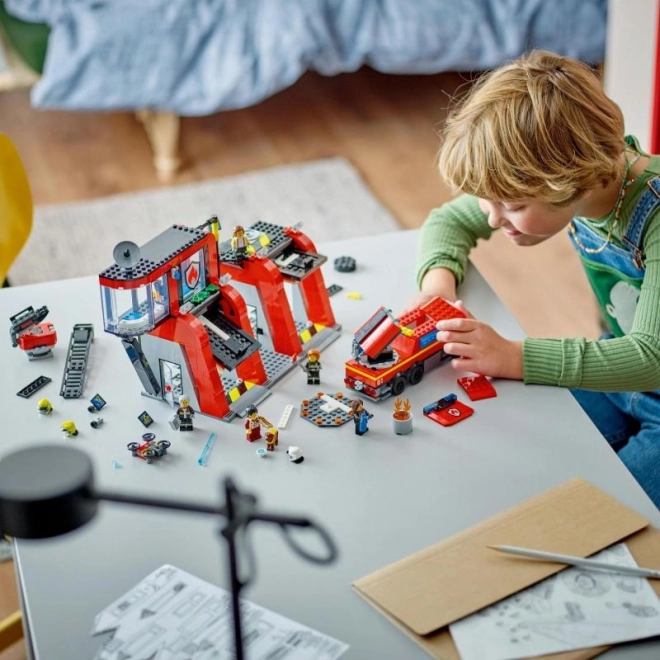 LEGO® City 60414 Brandstation med brandbil