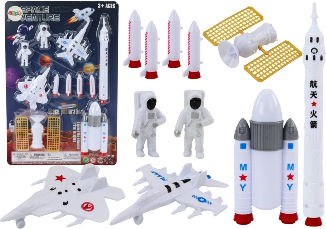 Sæt af astronautfigurer og raketter
