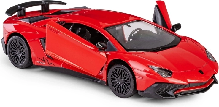 Åbningsbare døre og detaljeret interiør