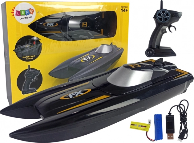 RC racerbåd 1:47, 2,4 GHz, rækkevidde 50 m