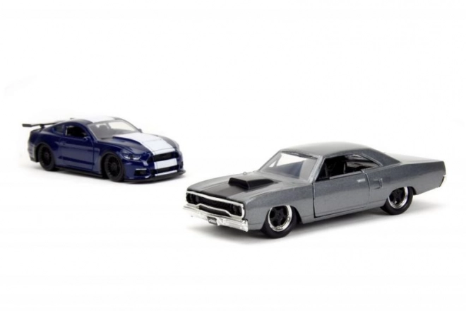 Tvillingpakke Modelbiler Ford Mustang GT350 og Plymouth Road Runner fra Fast & Furious