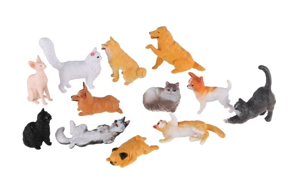 Plastfigur af hund og kat - blandede arter