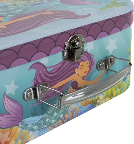 Robust metalkuffert til turen