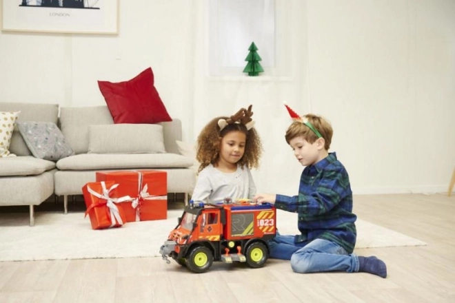 Brandbil Mercedes-Benz Unimog U530 med effekter