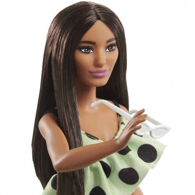 Barbie Fashionistas dukke i prikket buksedragt