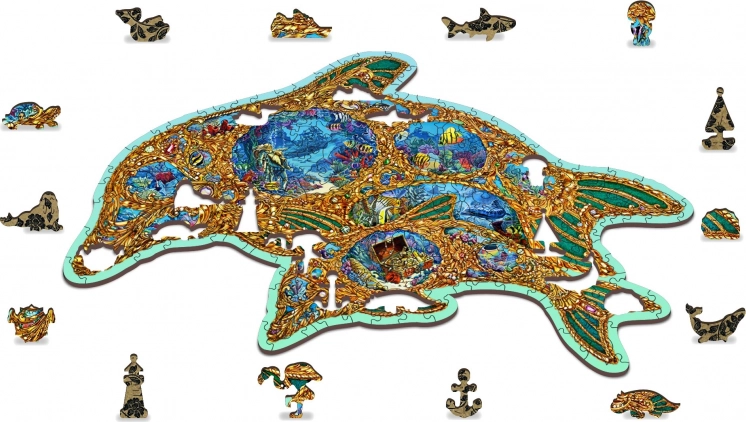 Kunstnerisk delfinmotiv med maritime “whimsy”-brikker