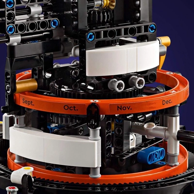 LEGO® Technic 42179 Jordens planet og Månen i kredsløb