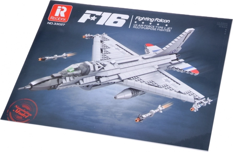 Stativ til udstilling og udskiftelig bevæbning