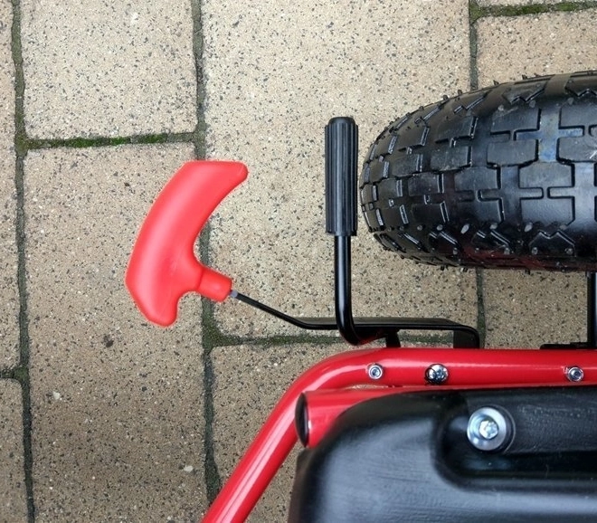 Pedaldrevet gokart med luftdæk + Oppustelige dæk + Justerbart sæde – Rød