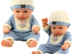 Babydukke i Strikket Blåt Sæt med Hue