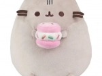 Plysset kat Pusheen med makron 24 cm