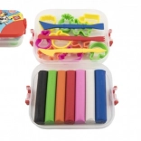 Sæt af modellervoks og udstikkere i plastikboks