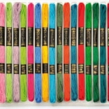 Playbox broderigarn og kreativt garn 25 stk.