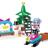 Qman glædelig jul – snescooter og juletræ