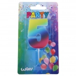 Fødselsdagslys nummer 5 i regnbuefarver