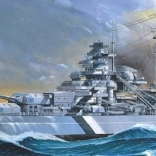 Plastikmodel af slagskibet Tirpitz 1:800
