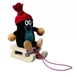 Detoa Muldvarpen på slæde med hue